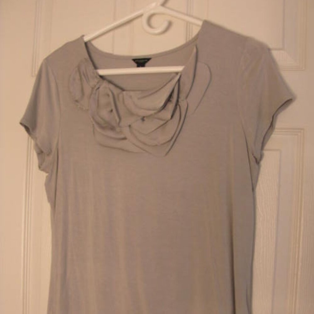 Ann Taylor Tshirt with layered detail collar Size Large
